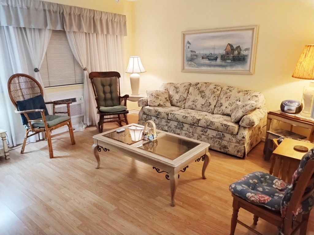 Photo of 39 Harwood B, Deerfield Beach, FL 33442 (MLS # B26002967)