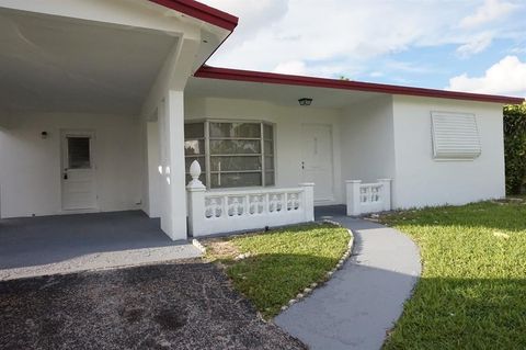 Single Family Residence in Lauderdale Lakes FL 5119 43rd Ct Ct.jpg