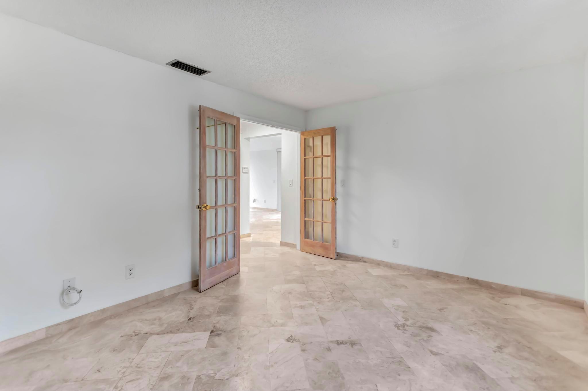 TOWN PLACE CONDO I AND II - Residential Lease