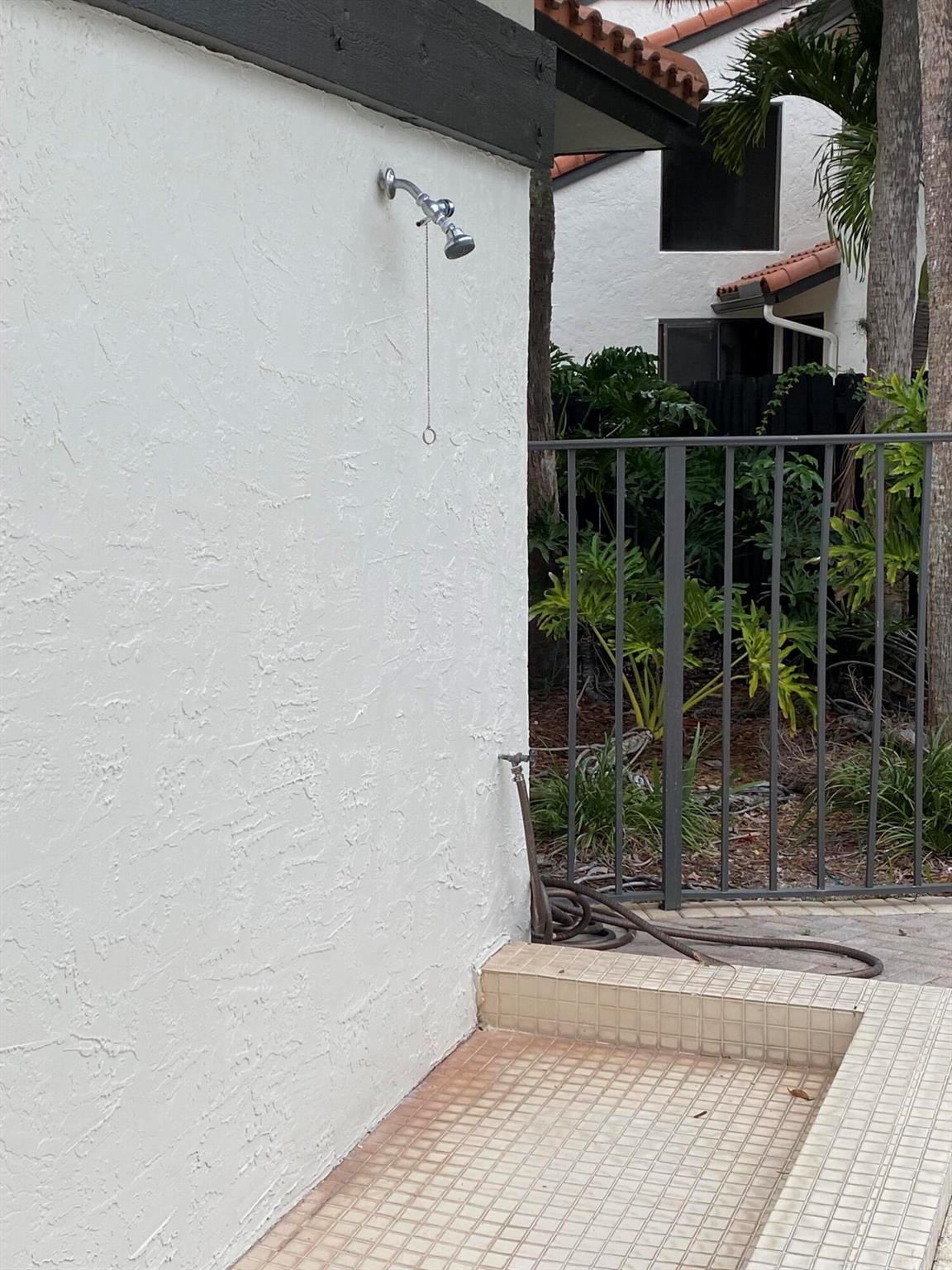 TOWN PLACE CONDO I AND II - Residential Lease