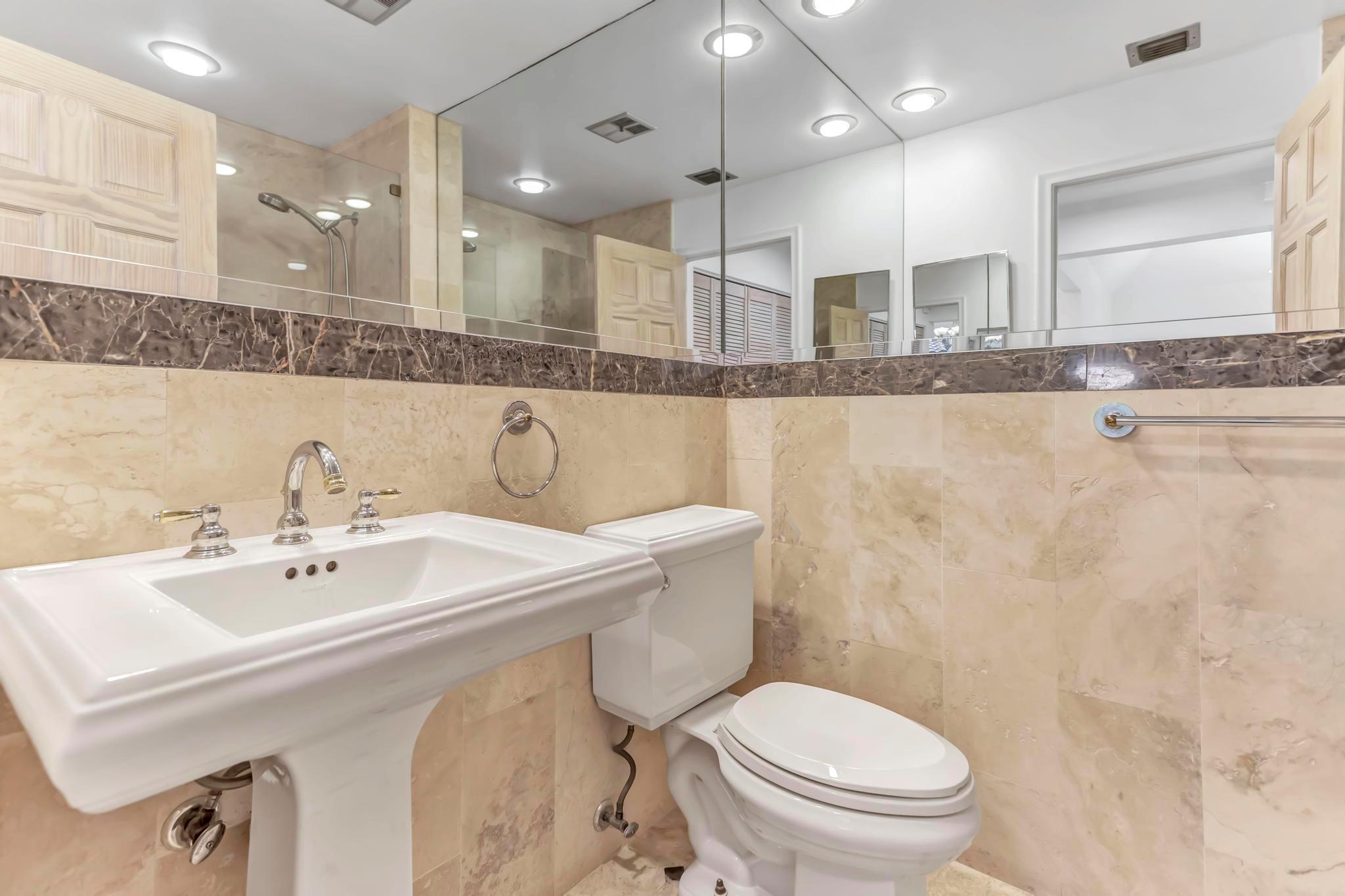 TOWN PLACE CONDO I AND II - Residential Lease