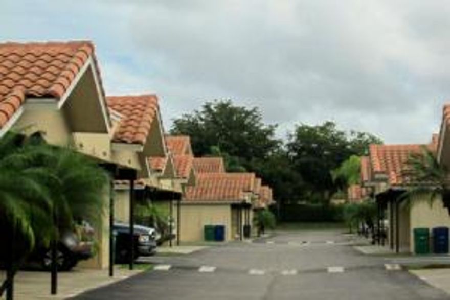 3 bedroom, 2 1/2 bath updated townhouse with newer kitchen with granite, wood cabinets, plus stainless steel appliances. Gorgeous Stone fireplace, huge loft, first floor master bedroom, new A/C units, two deeded parking spots, screen patio area, pool directly across the street, carpet and tile flooring plus nice wood work throughout the home.