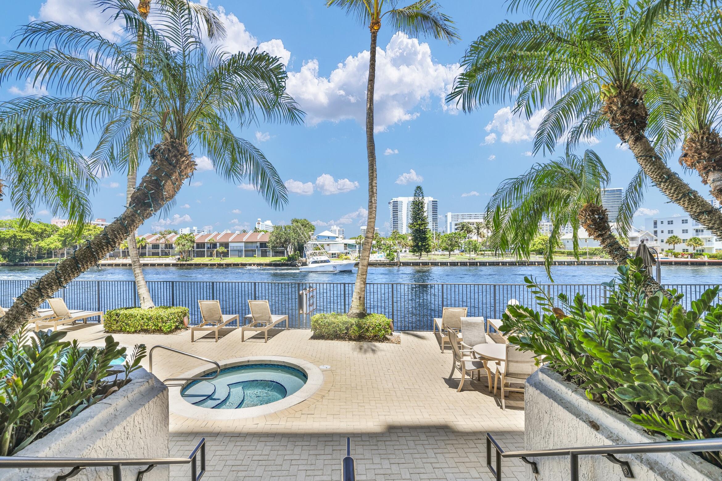 2880 NE 14TH ST Causeway 213