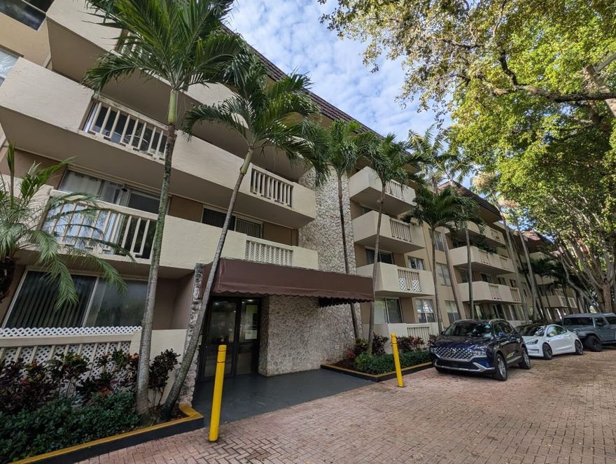 Spacious and bright 2-bedroom, 2-bathroom condo available for rent in the desirable Bayview Palms community, located in the Sans Souci neighborhood of North Miami. This unit features 1,023 SqFt of living space, a split floor plan, tile flooring throughout, and a private balcony with peaceful garden views.The building is currently undergoing in some renovations , making it an excellent time to secure a unit in this improving community. Residents enjoy amenities such as a community pool, laundry facilities, and a fitness center.Perfectly located just minutes from Bal Harbour Shops, Aventura Mall, Whole Foods, Starbucks, FIU, and Sunny Isles Beach.Christmas Special! Move in with First Month + One Month Deposit! ( Base on credit and references )