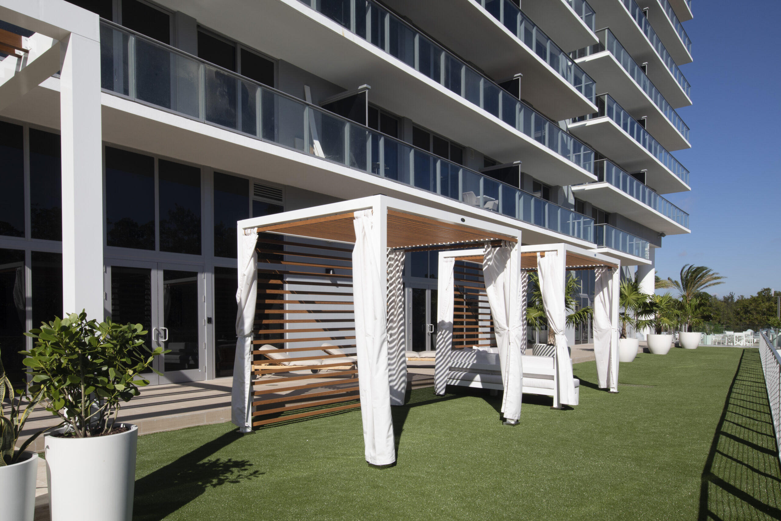 THE HARBOUR SOUTH CONDO - Residential