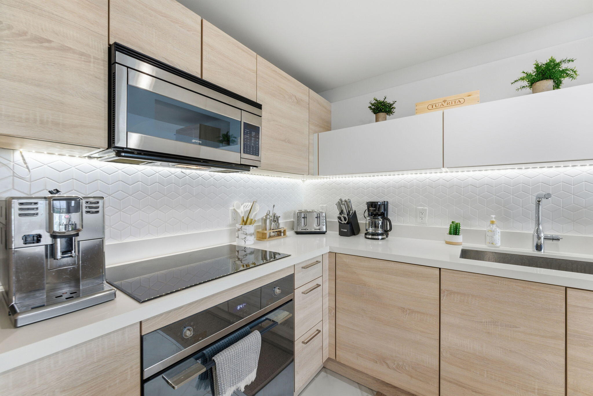 THE HARBOUR SOUTH CONDO - Residential