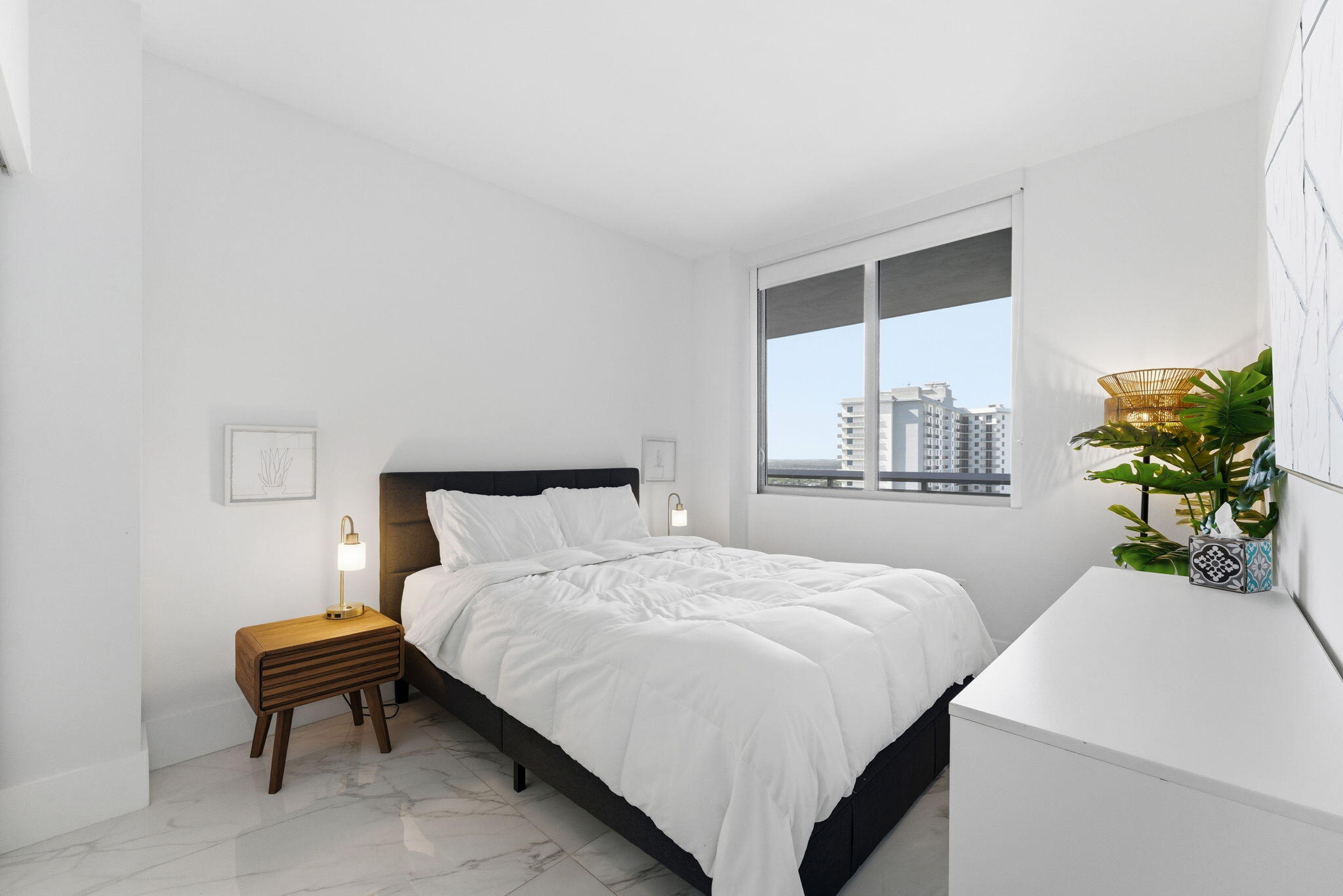 THE HARBOUR SOUTH CONDO - Residential