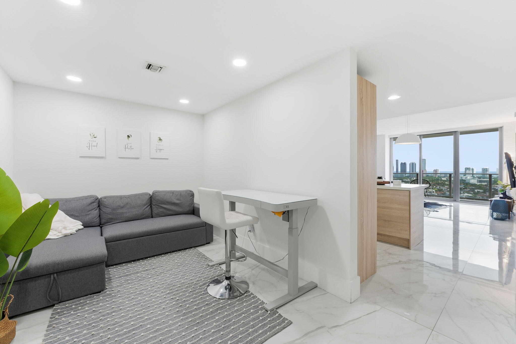 THE HARBOUR SOUTH CONDO - Residential