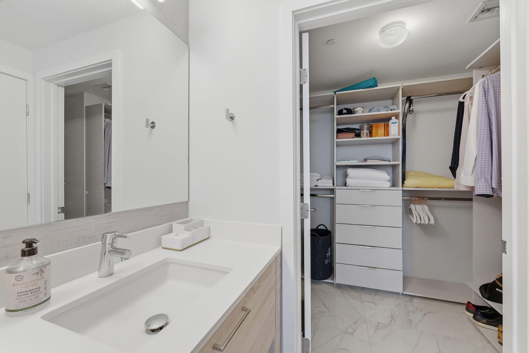 THE HARBOUR SOUTH CONDO - Residential