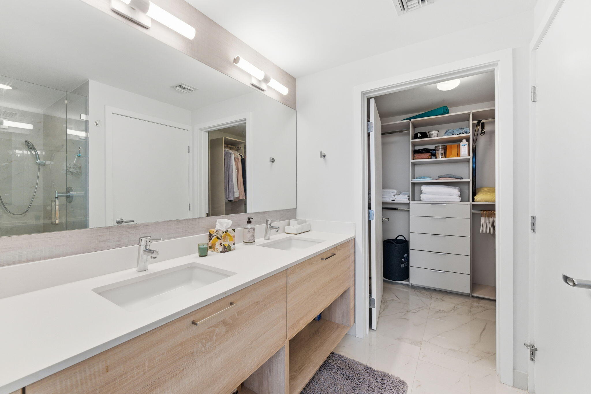 THE HARBOUR SOUTH CONDO - Residential