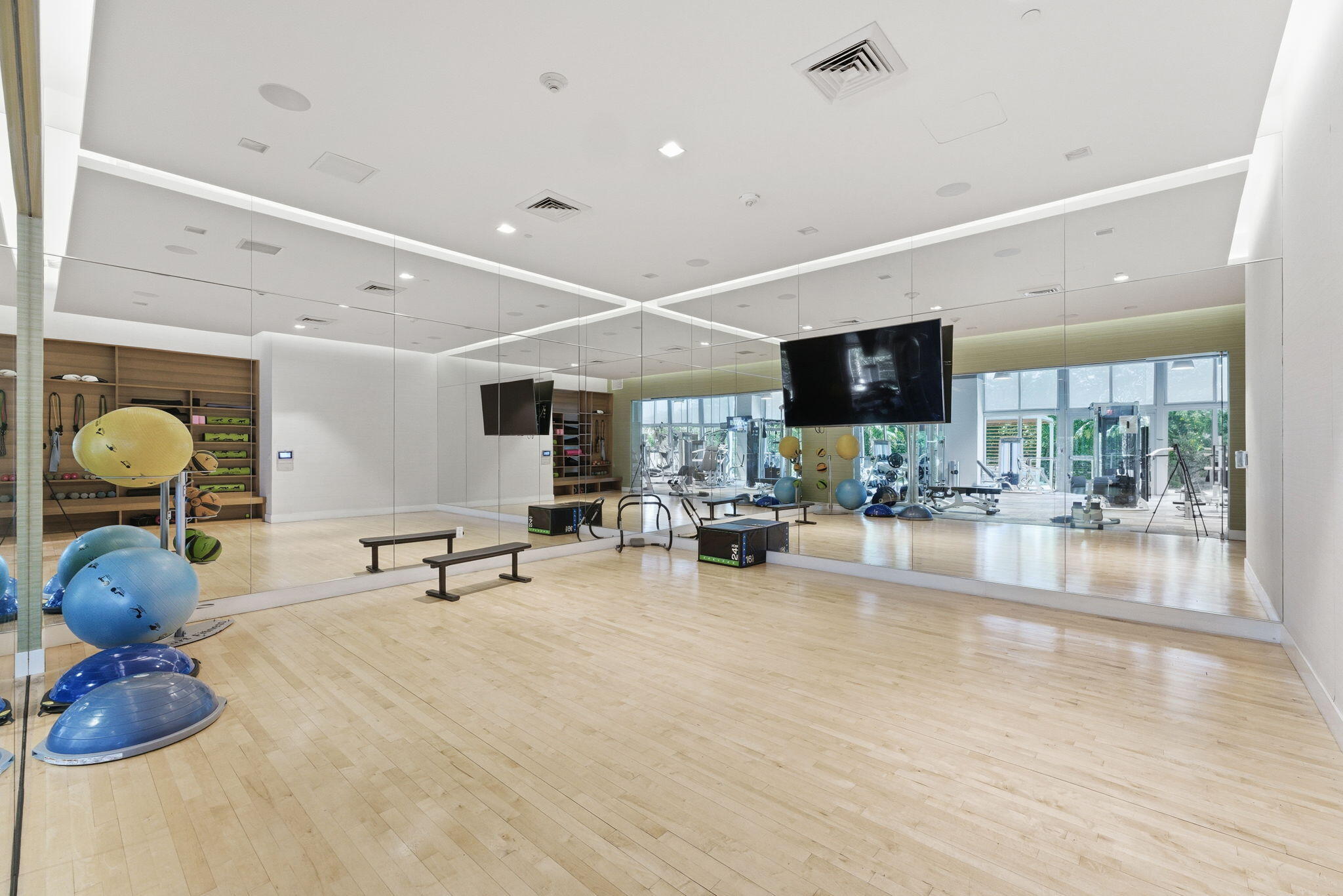 THE HARBOUR SOUTH CONDO - Residential