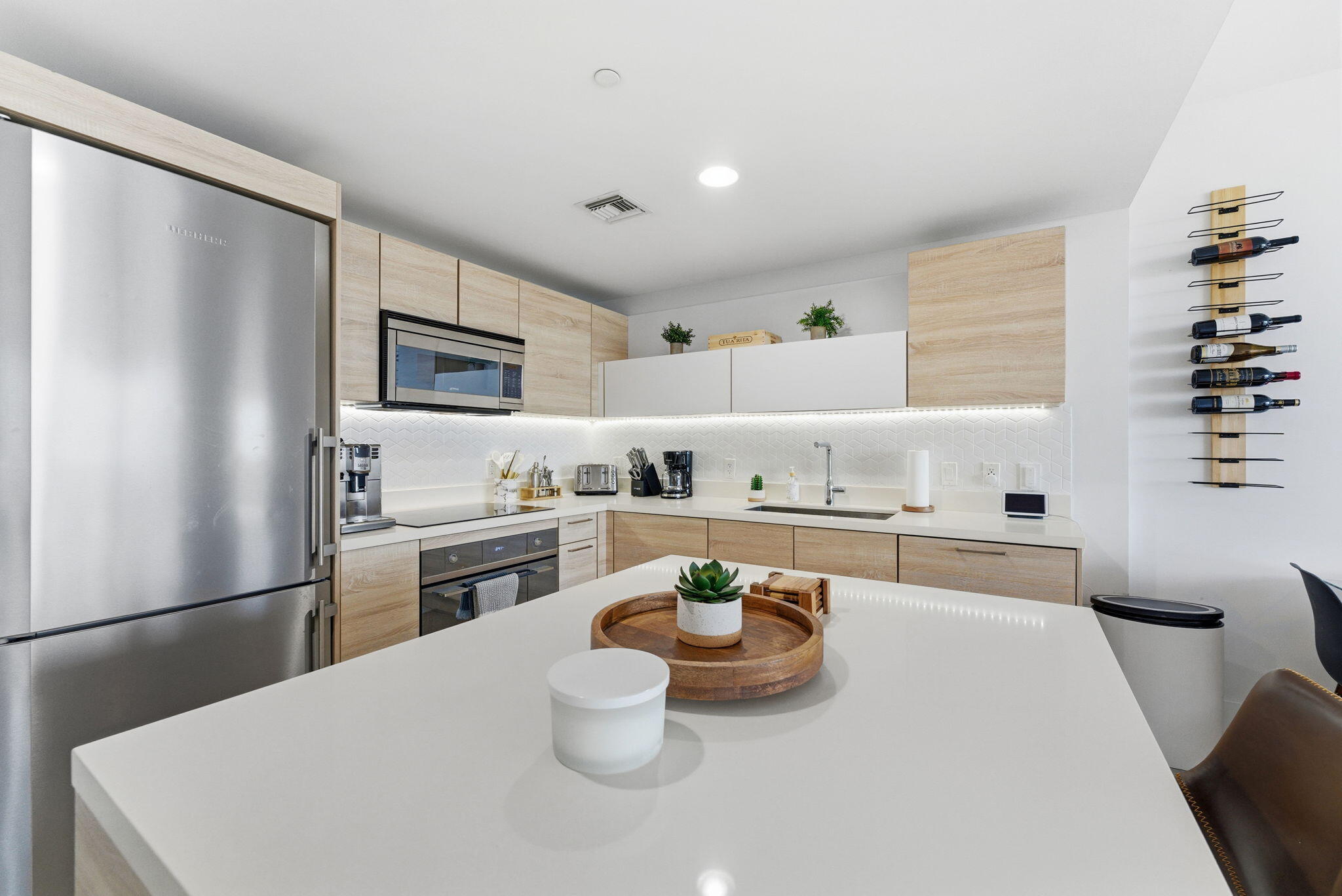 THE HARBOUR SOUTH CONDO - Residential