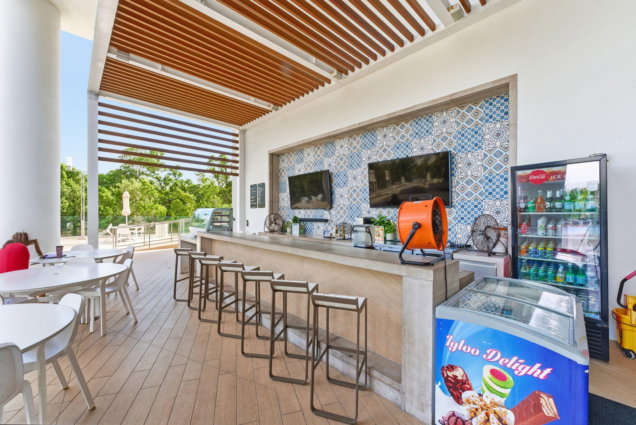 THE HARBOUR SOUTH CONDO - Residential