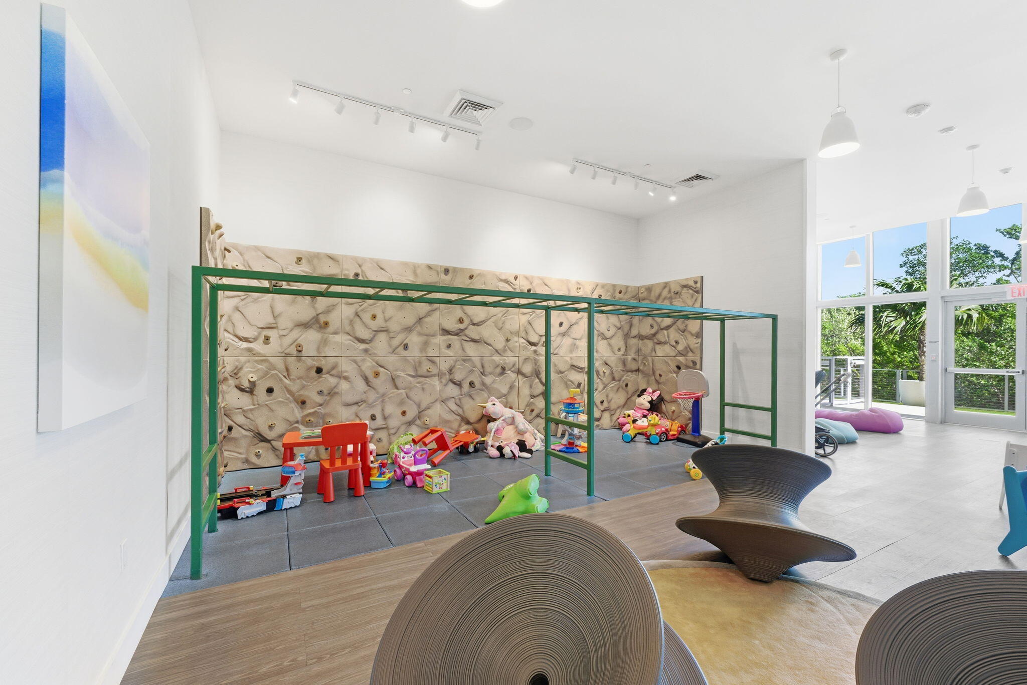 THE HARBOUR SOUTH CONDO - Residential