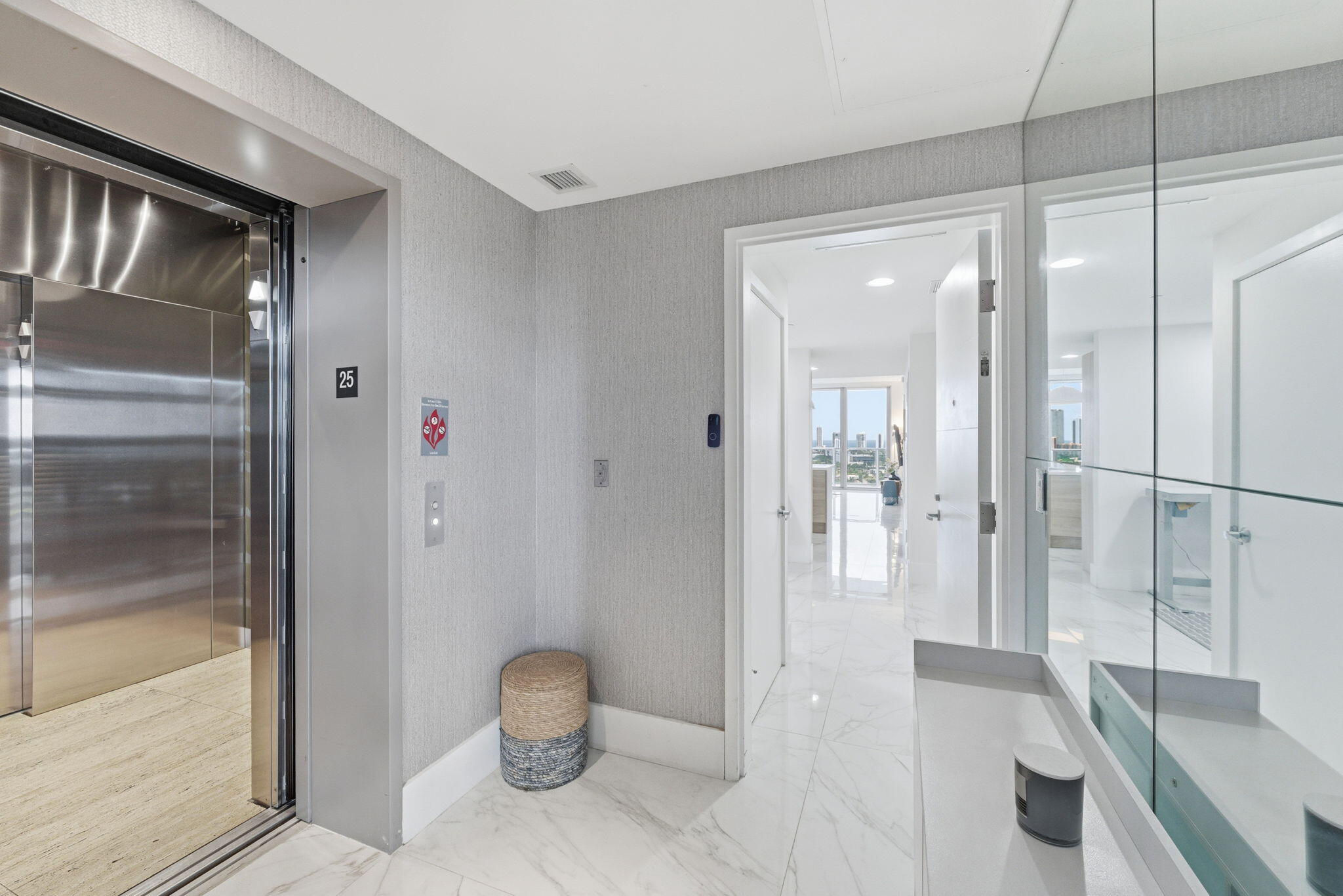 THE HARBOUR SOUTH CONDO - Residential