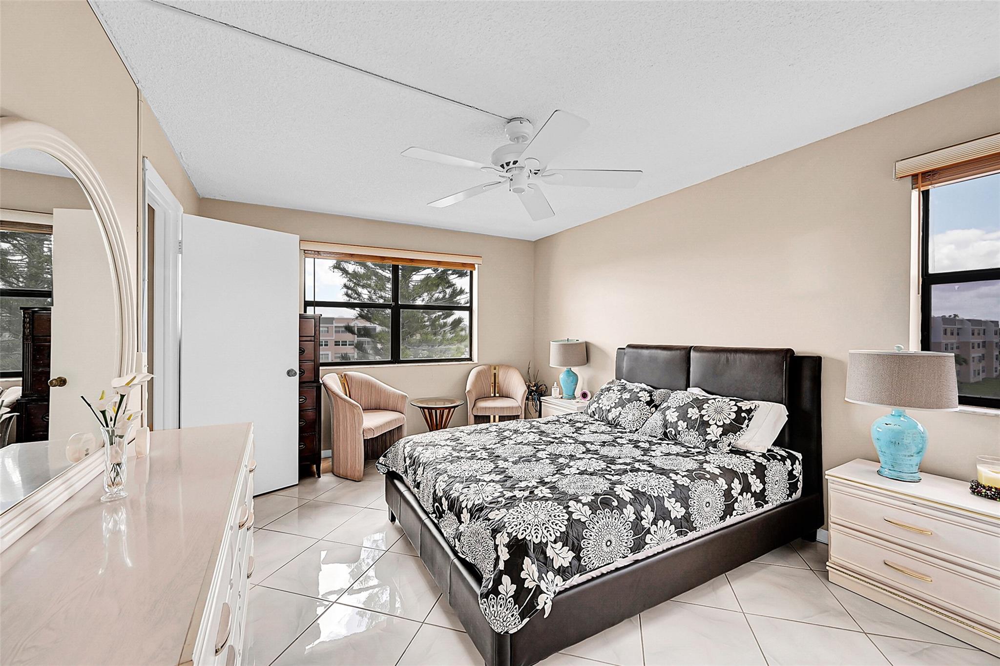 SUNRISE LAKES PHASE IV - Residential