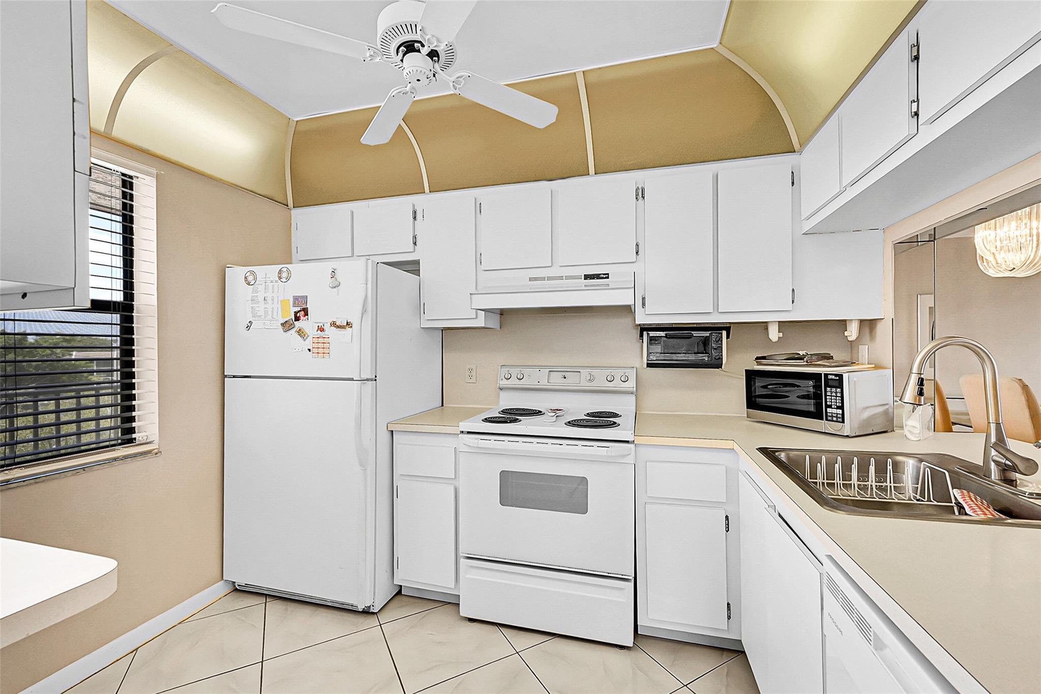 SUNRISE LAKES PHASE IV - Residential