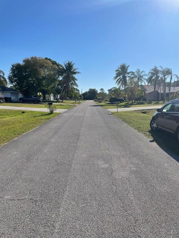 PORT ST LUCIE SECTION 4 - Land
