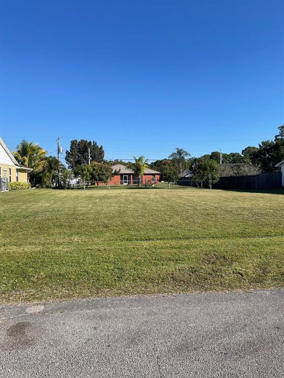 PORT ST LUCIE SECTION 4 - Land