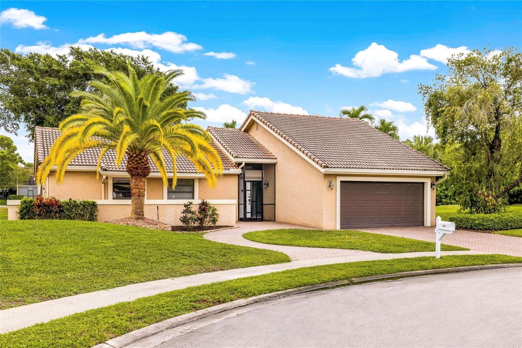 Photo of 21344 Escondido Way, Boca Raton, FL 33433 (MLS # F10513763)