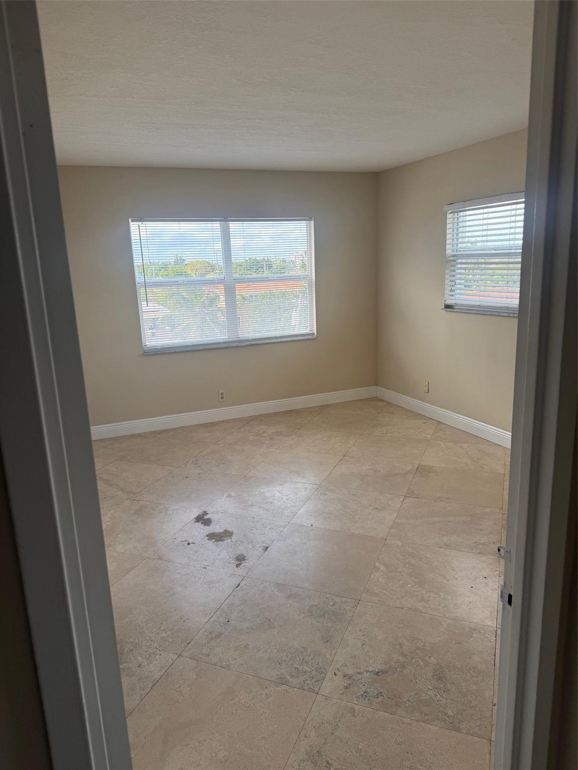 HORIZON HOUSE CONDO - Residential Lease