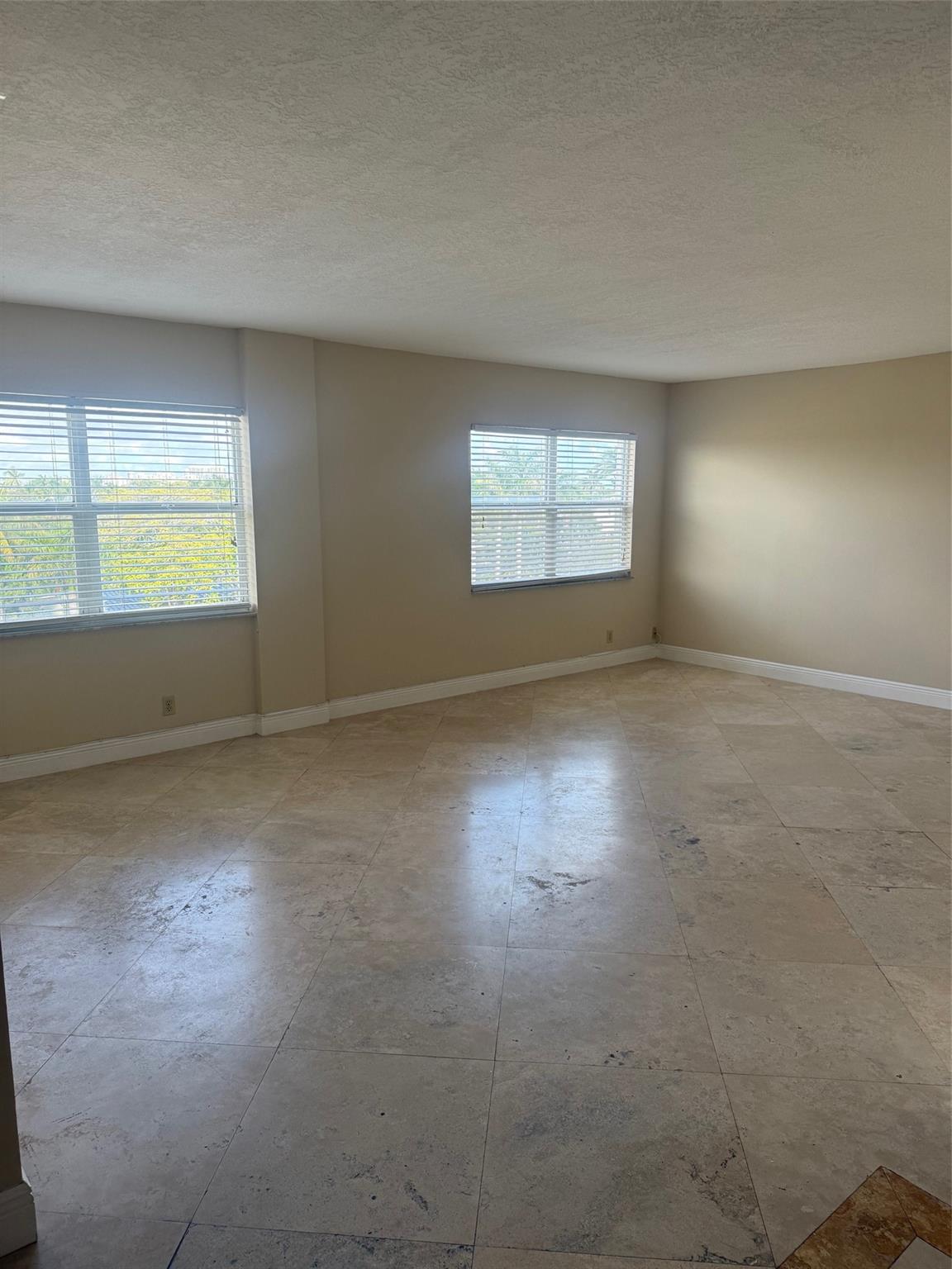 HORIZON HOUSE CONDO - Residential Lease