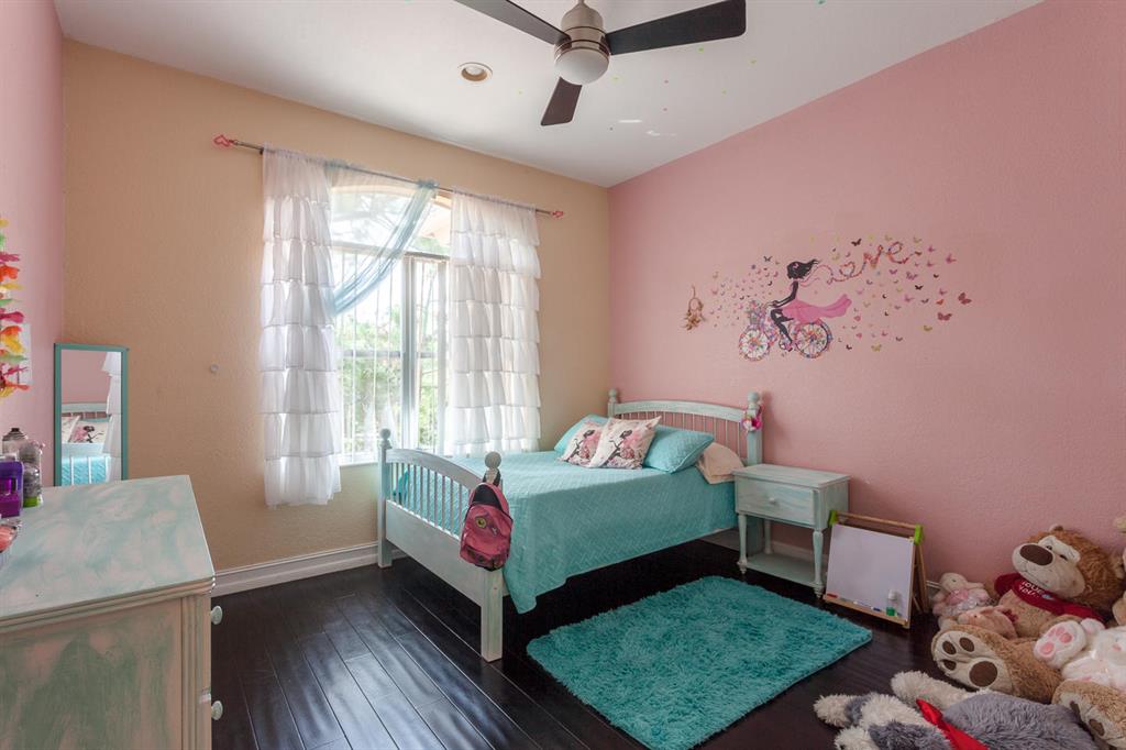 PINE GROVE TOWNHOMES - Residential