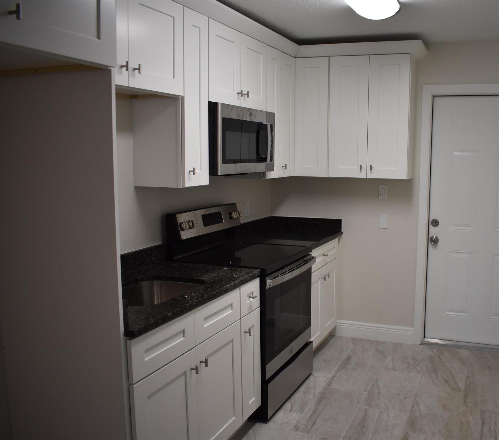 Great 2/1 starter apartment in Ft. Pierce, tile throughout, range, refrigerator, water and lawn maintenance included, pets negotiable move in ready, centrally located off US1. lead based paint disclosure required, 1st, last and securityTags
