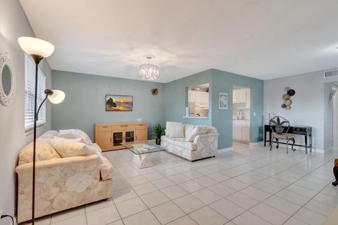 Condominium in Delray Beach FL 191 Tuscany C 14.jpg