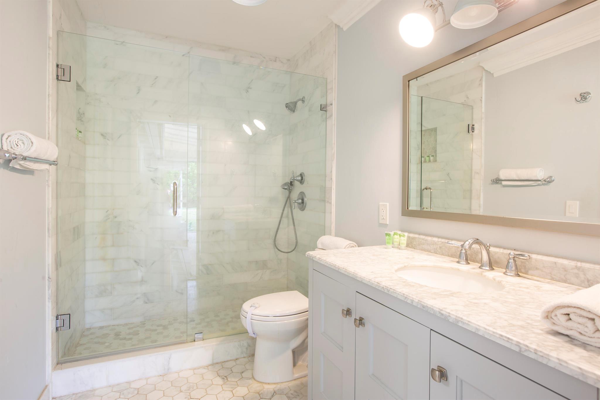 BEACH SHORES - Residential