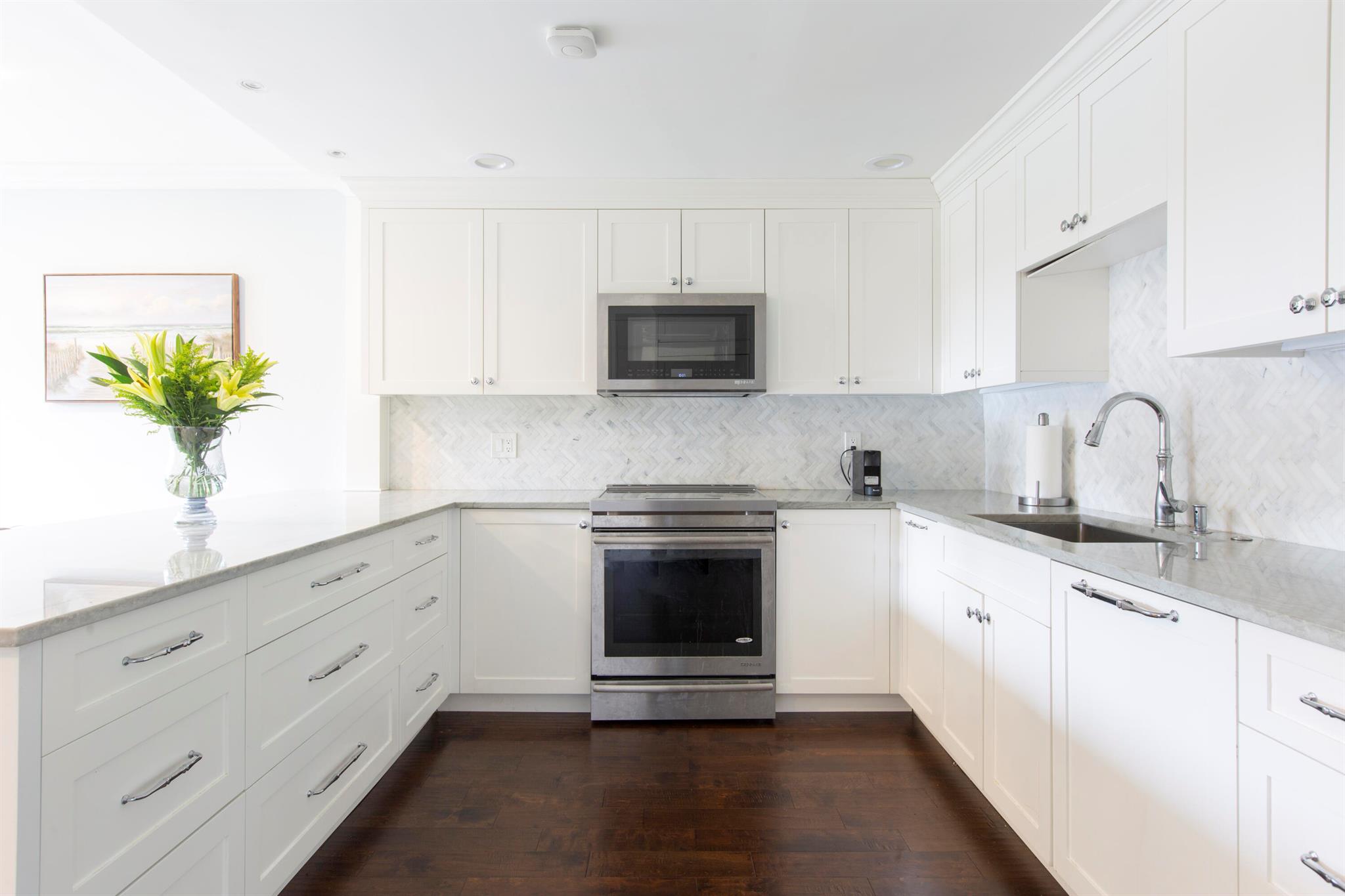 BEACH SHORES - Residential