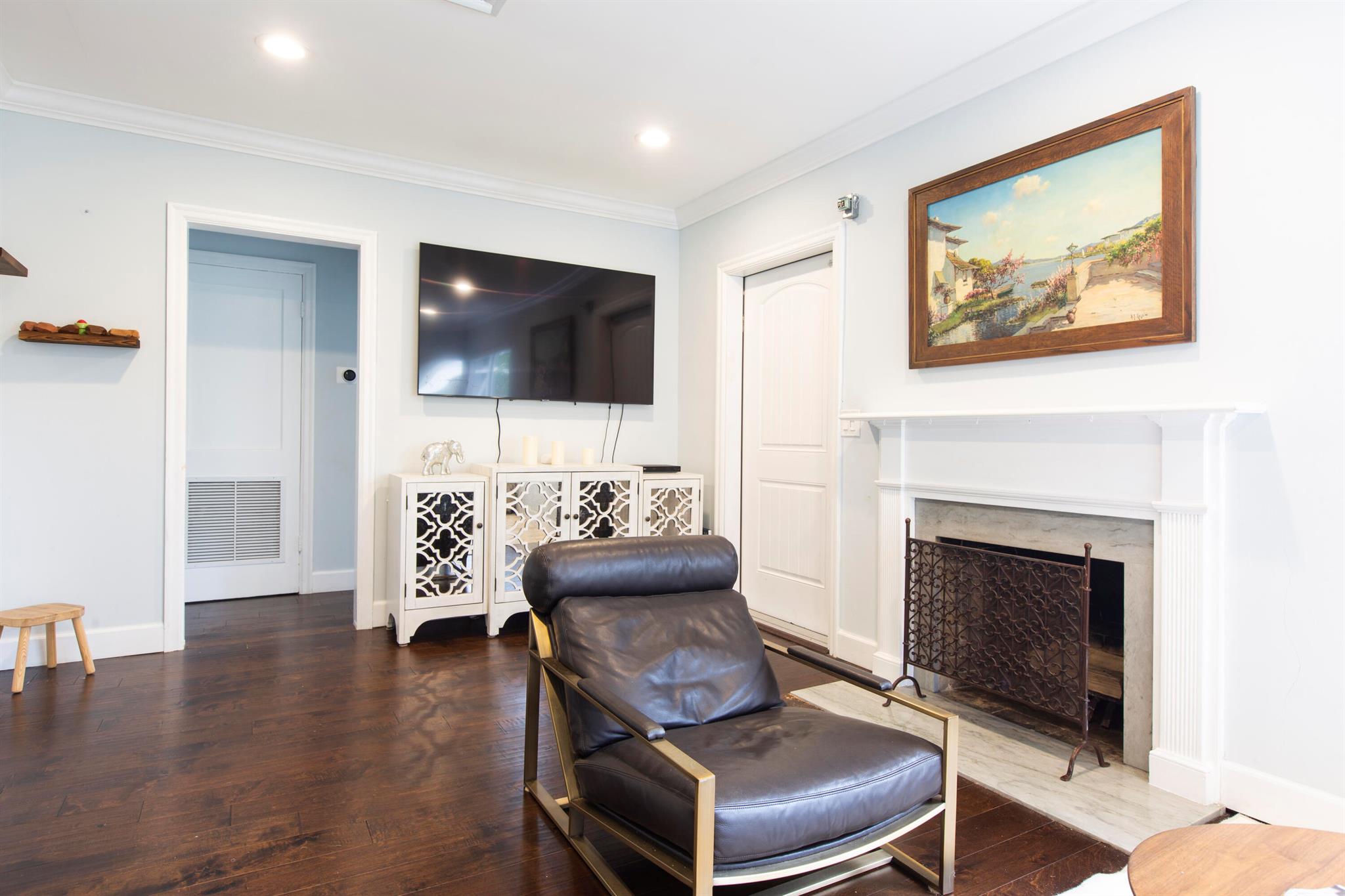 BEACH SHORES - Residential