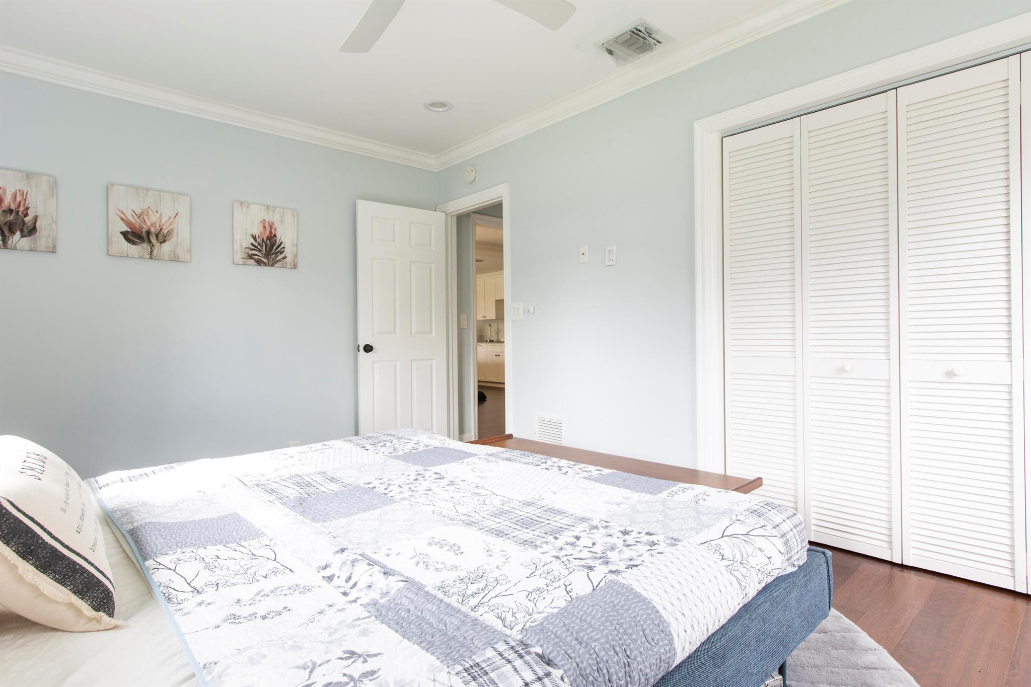 BEACH SHORES - Residential