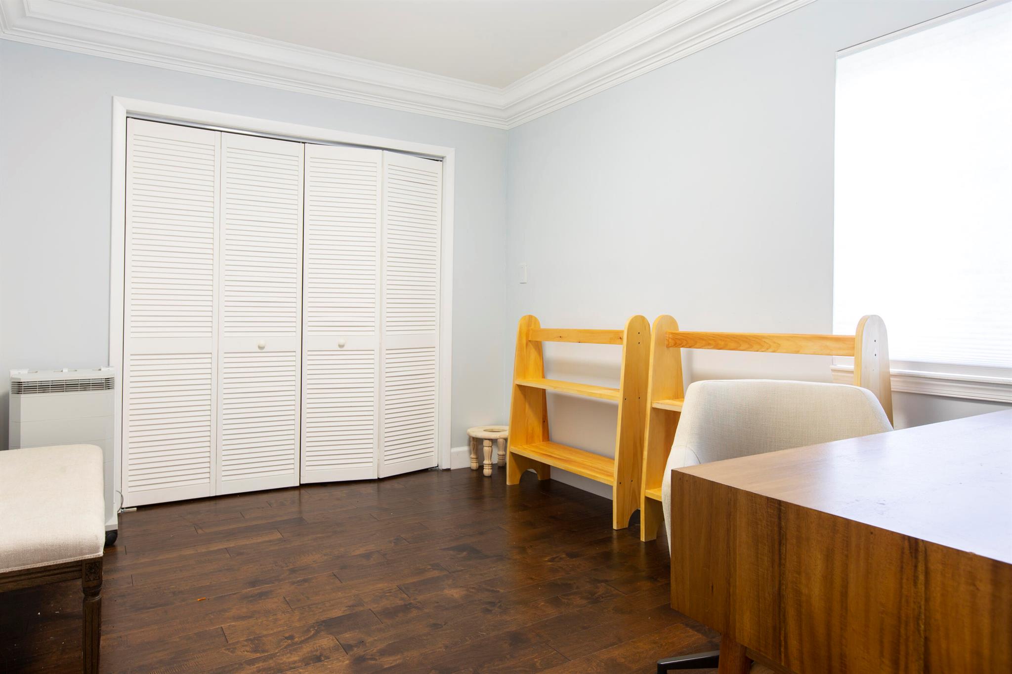 BEACH SHORES - Residential