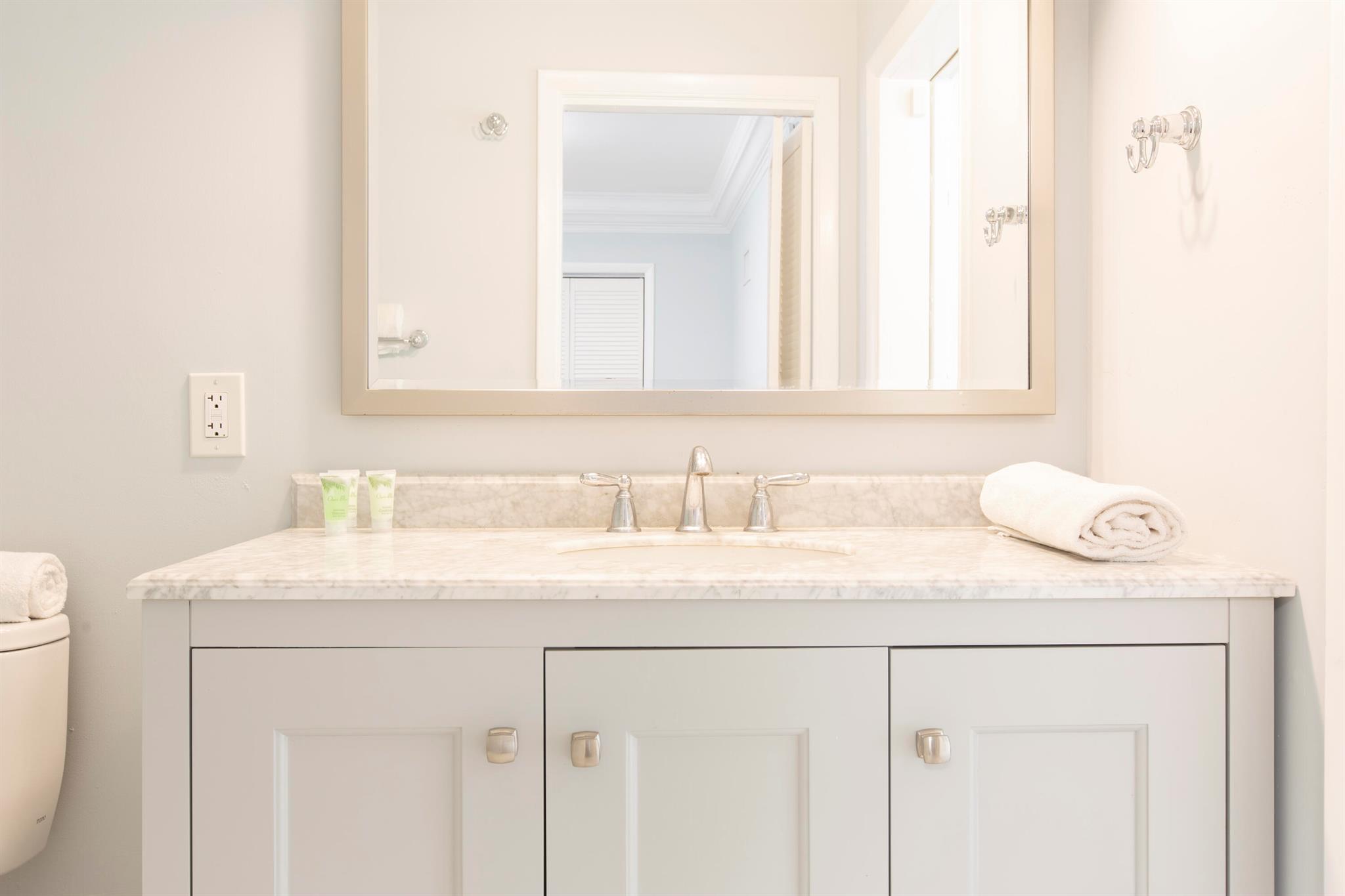 BEACH SHORES - Residential