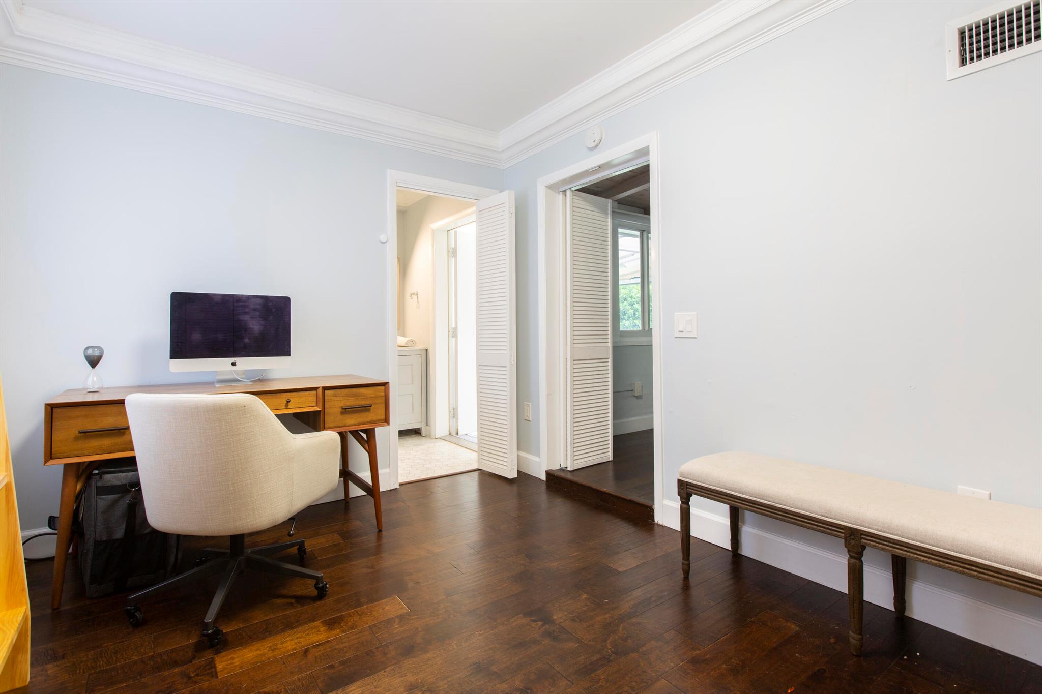 BEACH SHORES - Residential