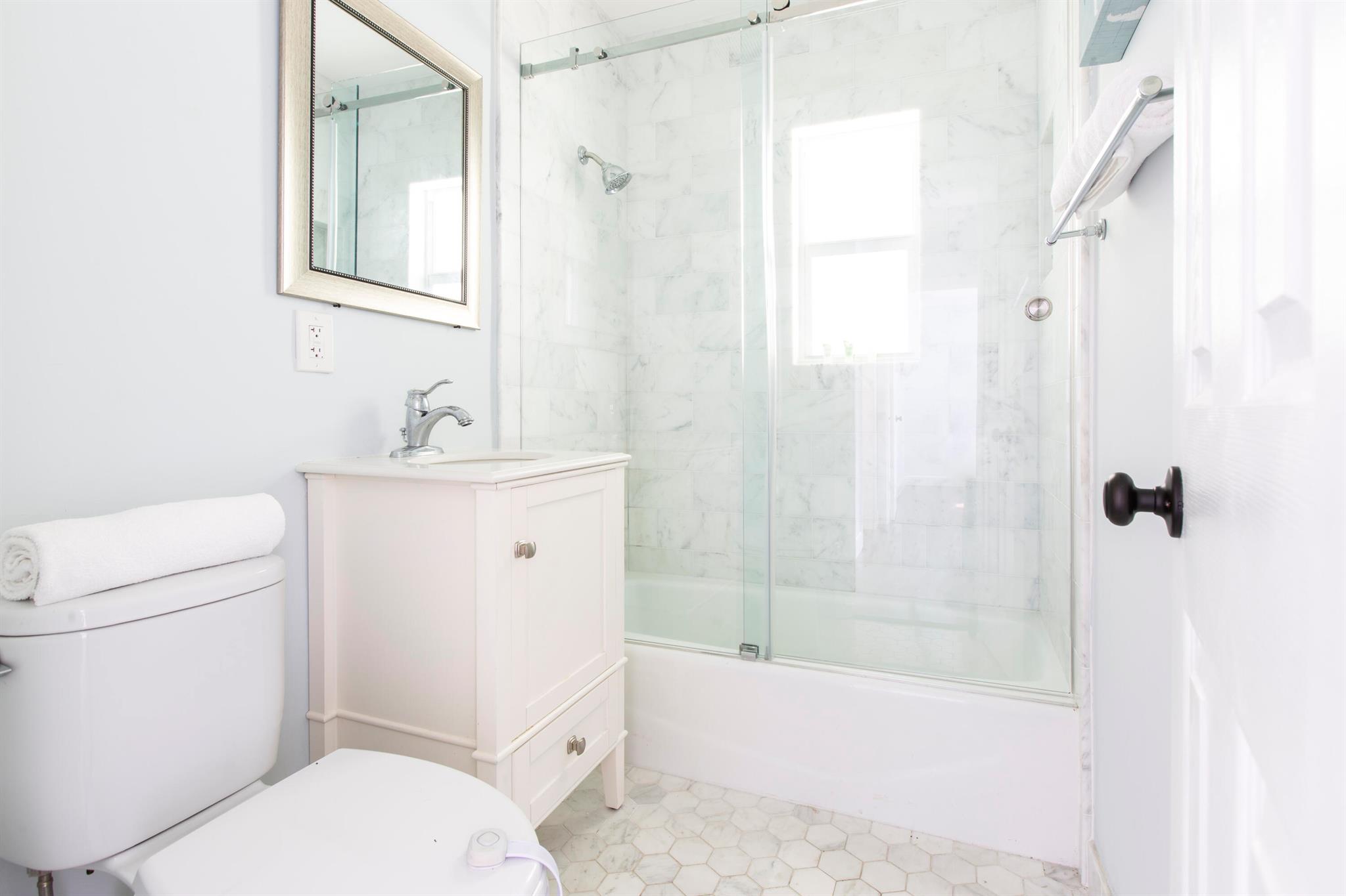 BEACH SHORES - Residential