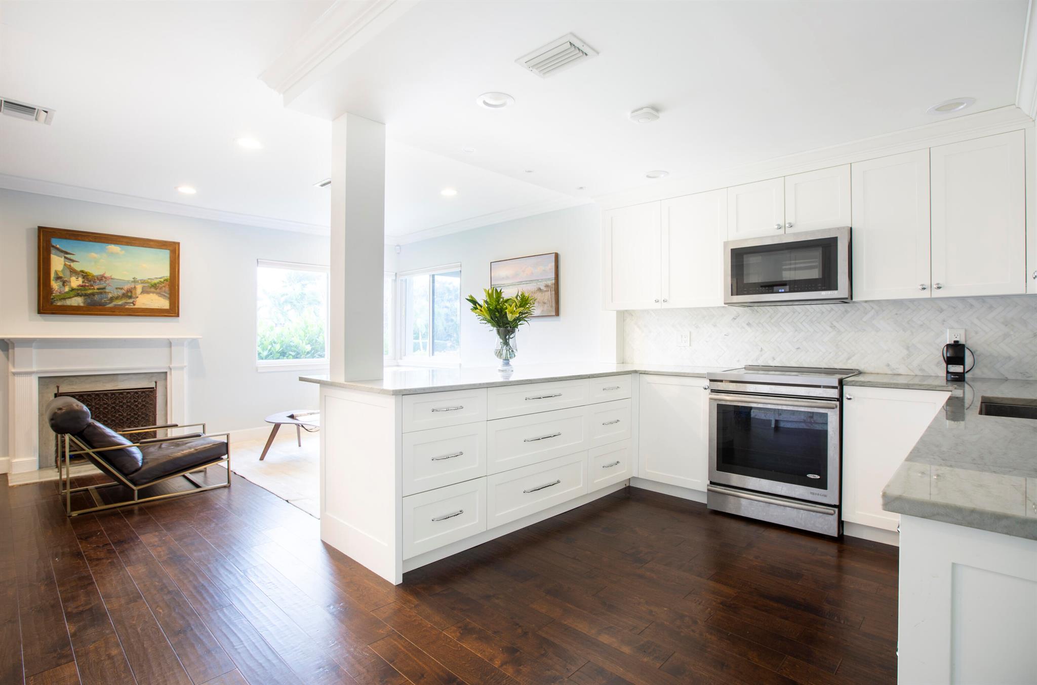 BEACH SHORES - Residential