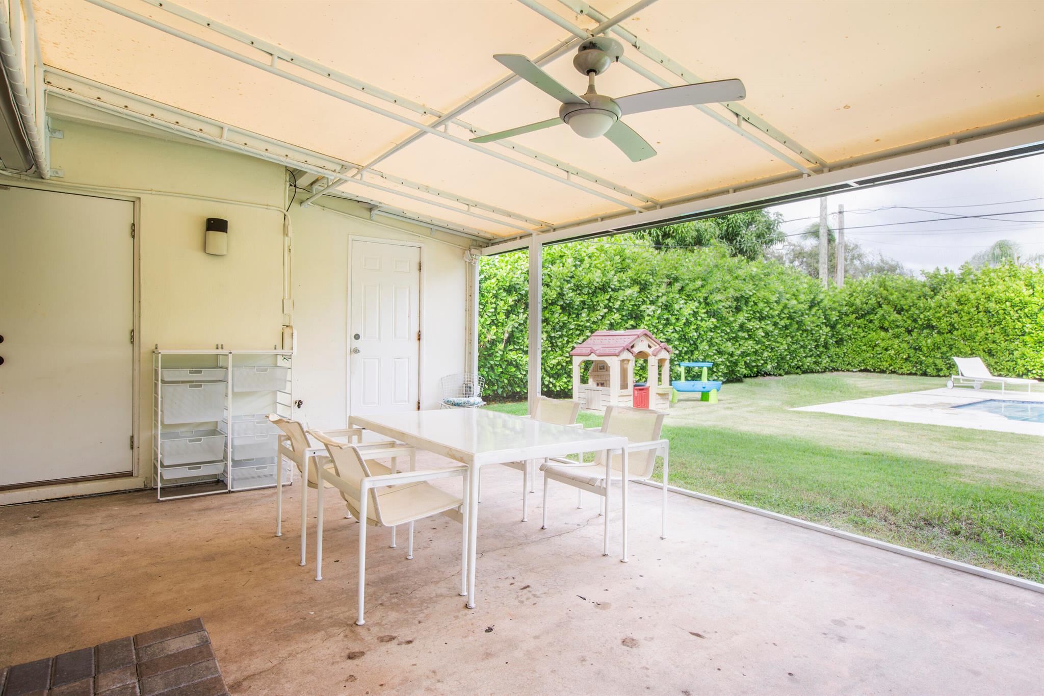 BEACH SHORES - Residential