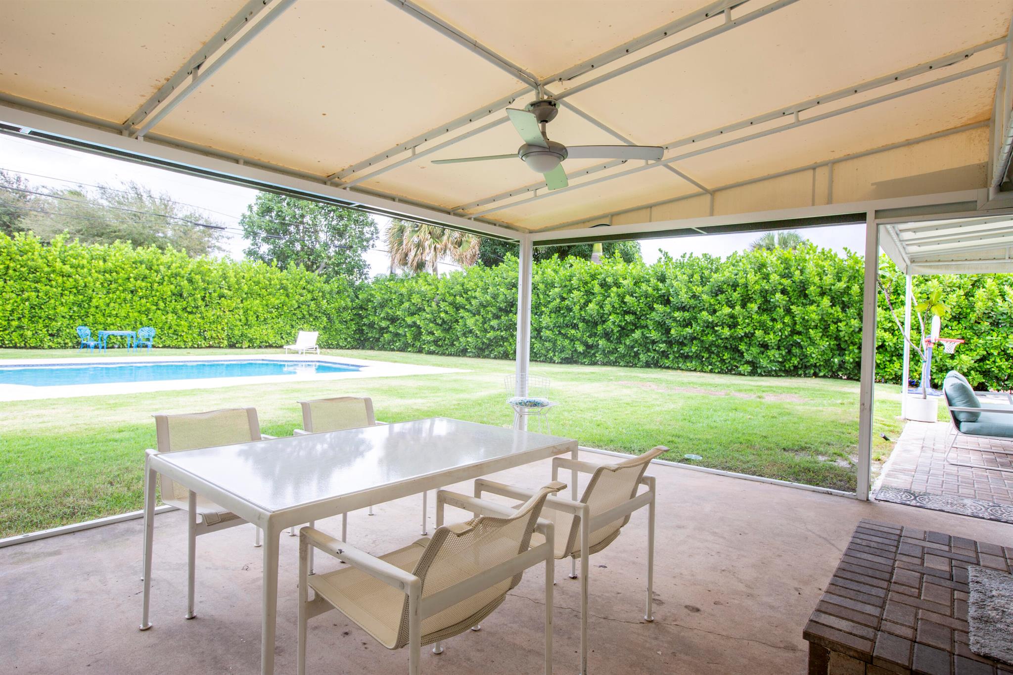 BEACH SHORES - Residential