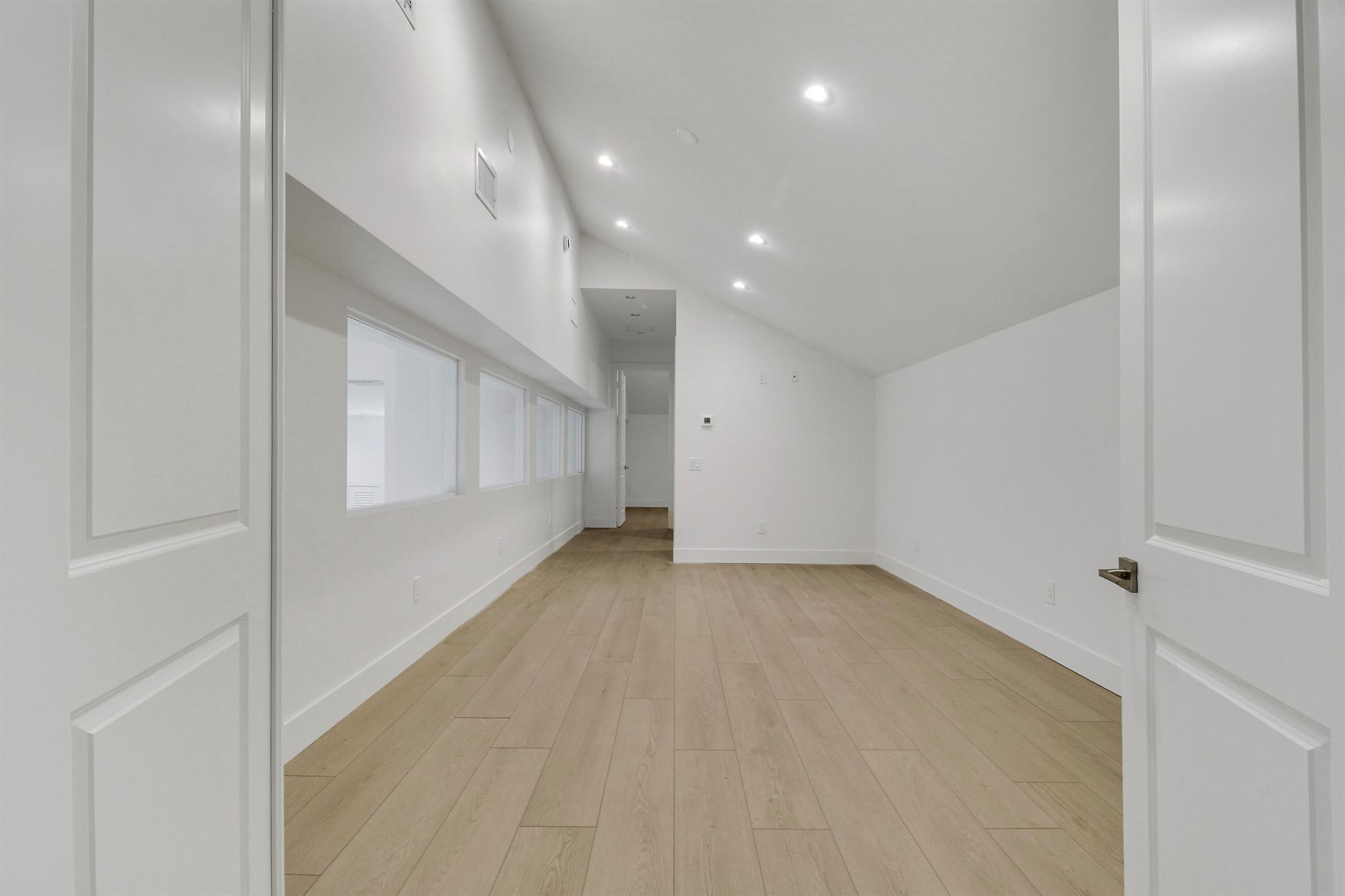 COLONY PARK - Residential