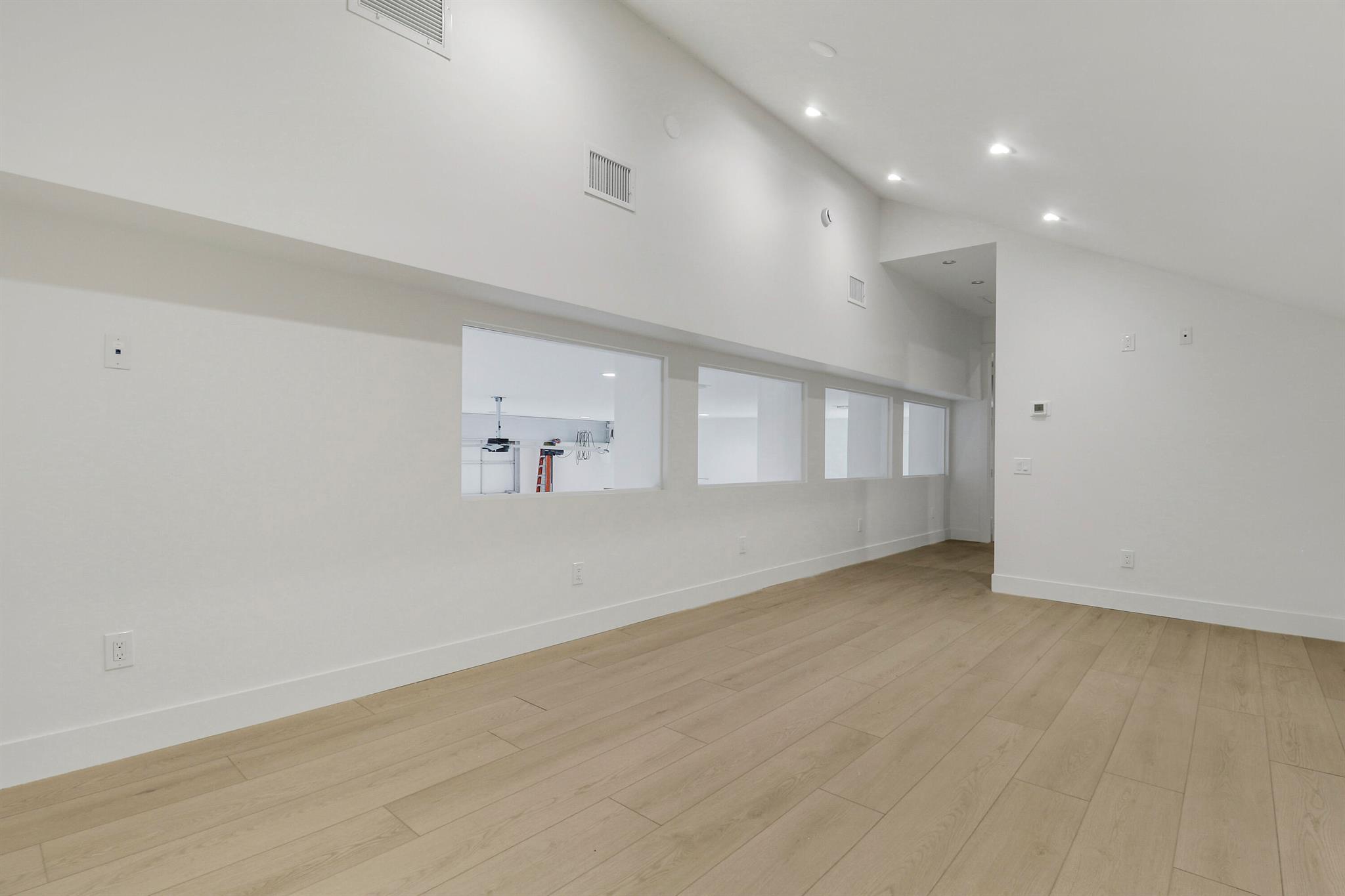 COLONY PARK - Residential