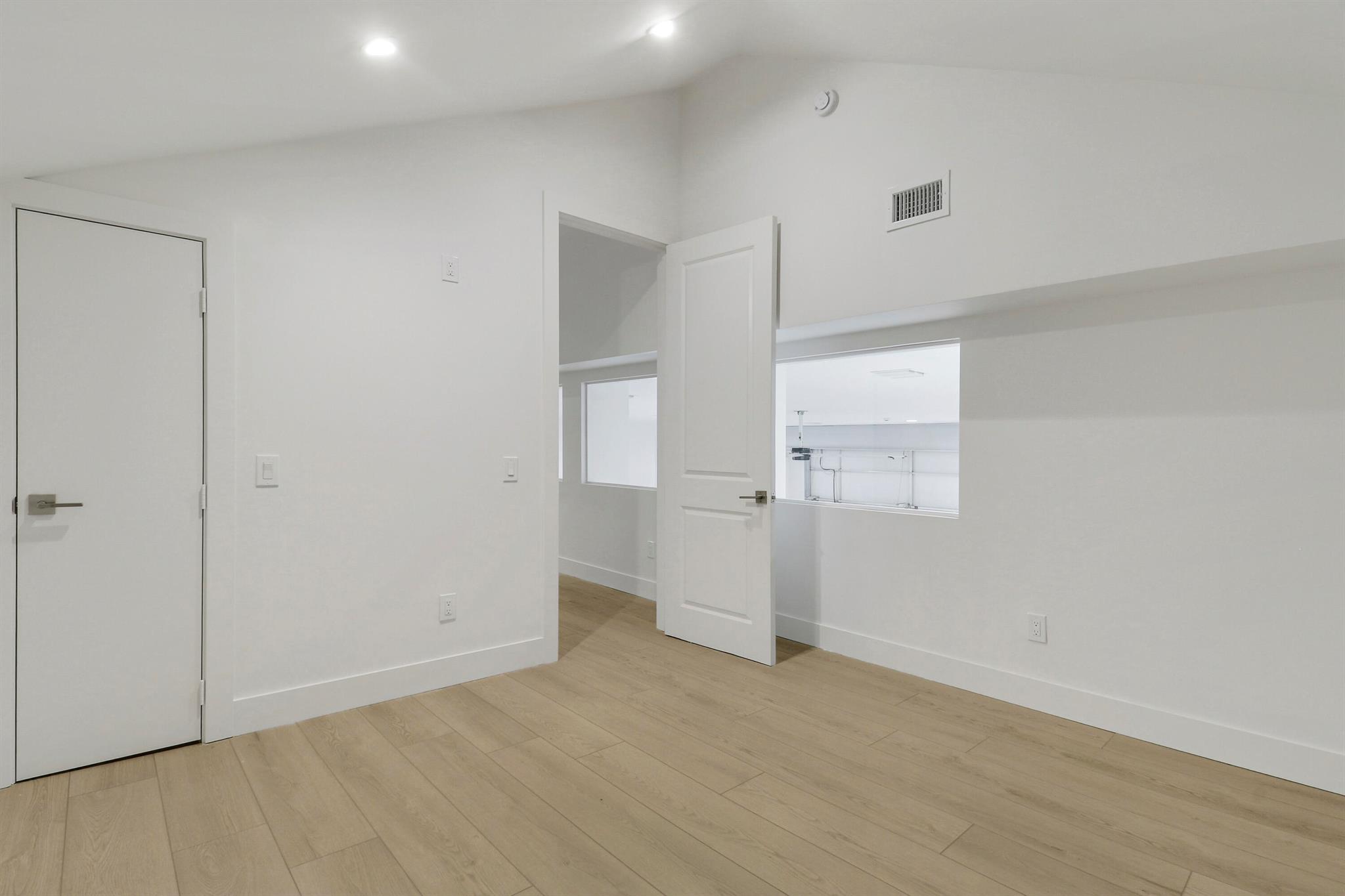 COLONY PARK - Residential