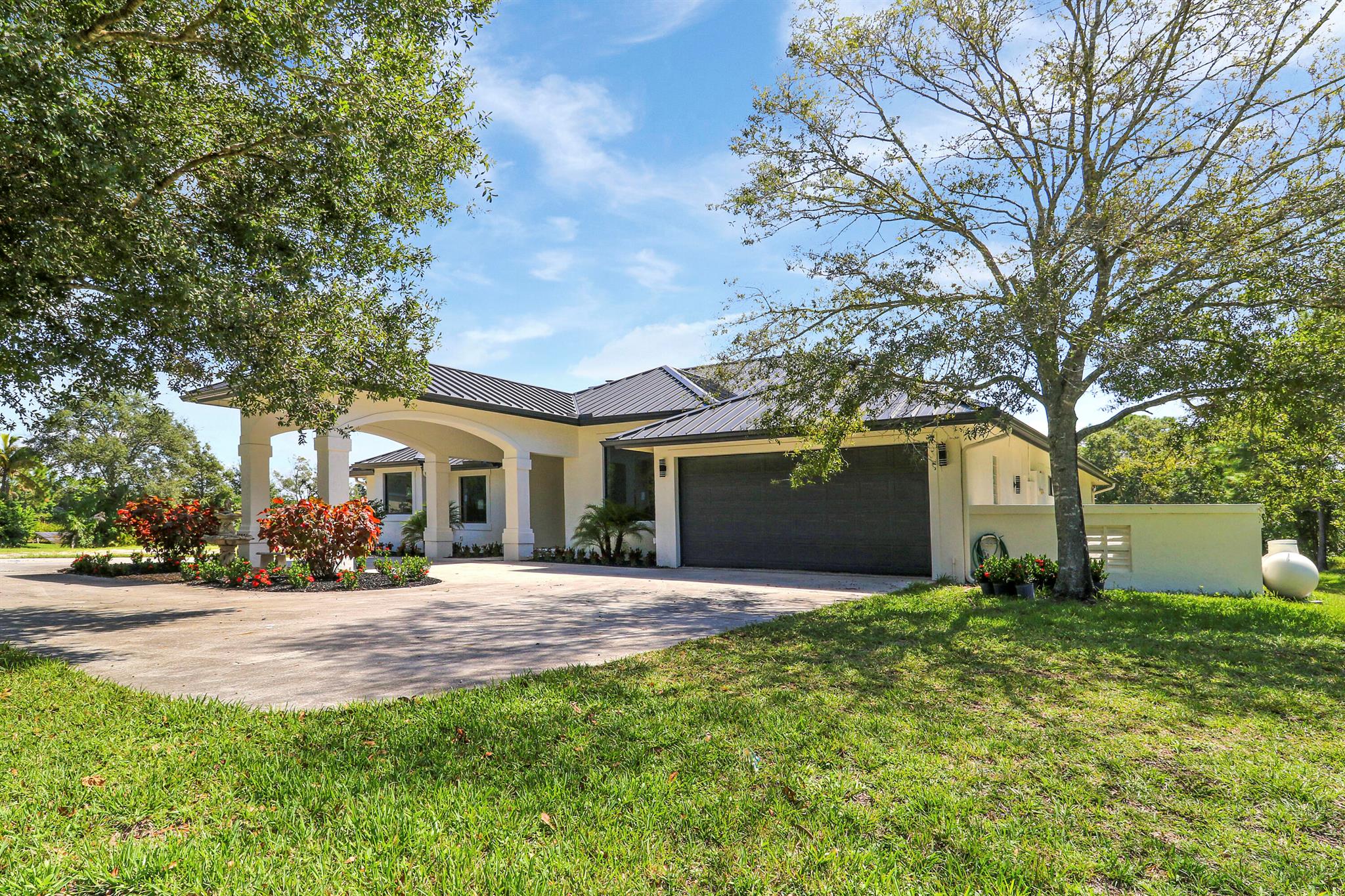 COLONY PARK - Residential