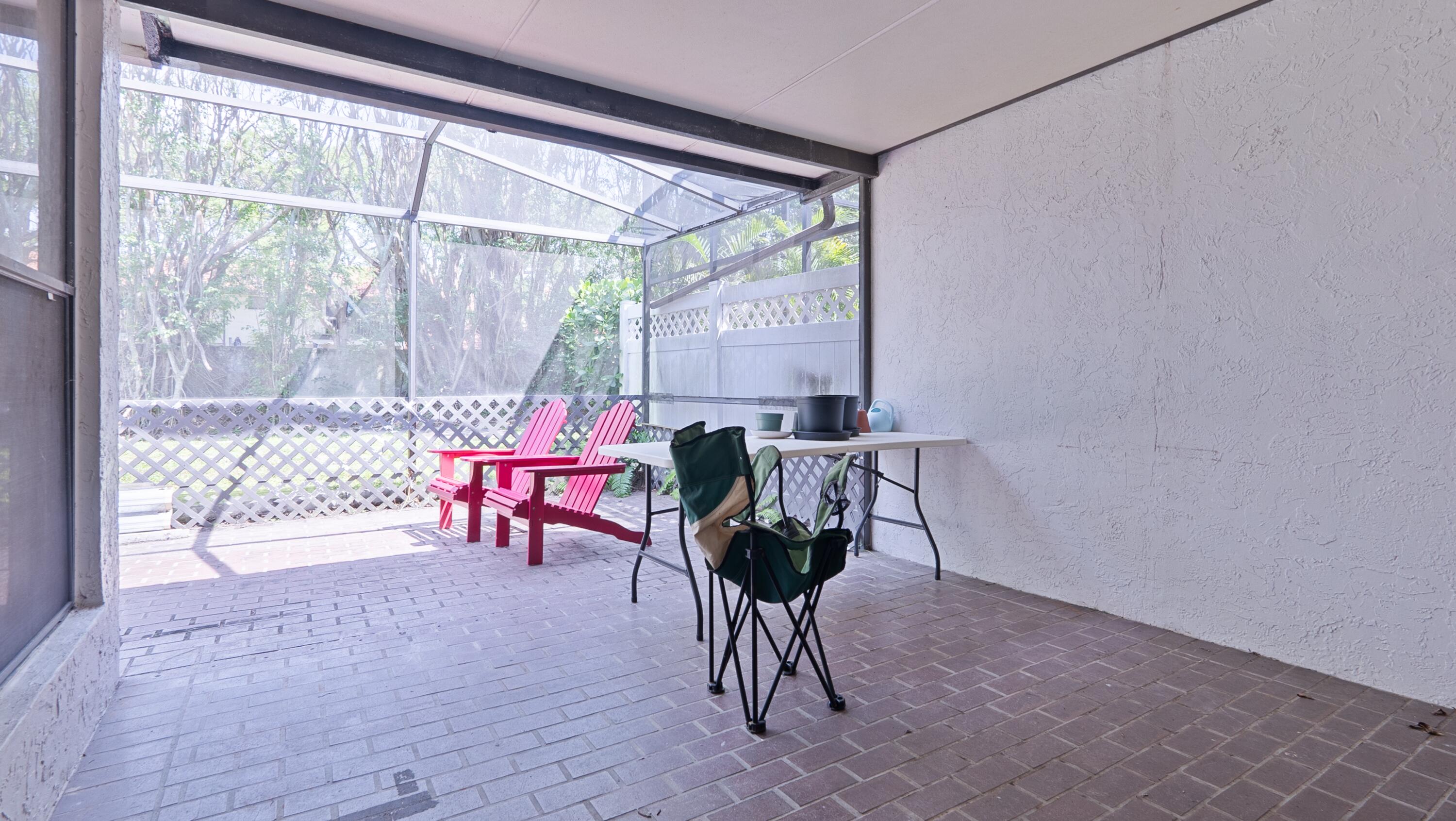CANARY PALM CLUB - Residential