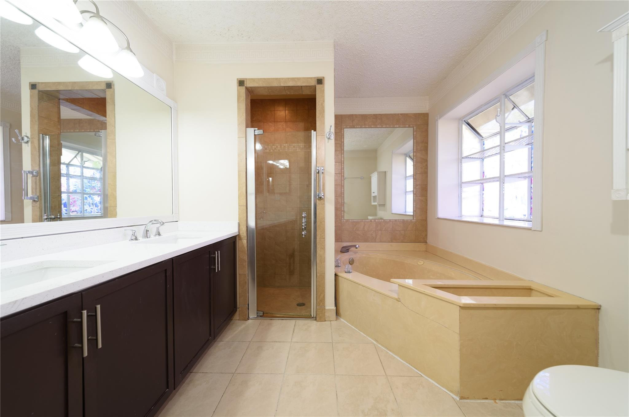 CANARY PALM CLUB - Residential
