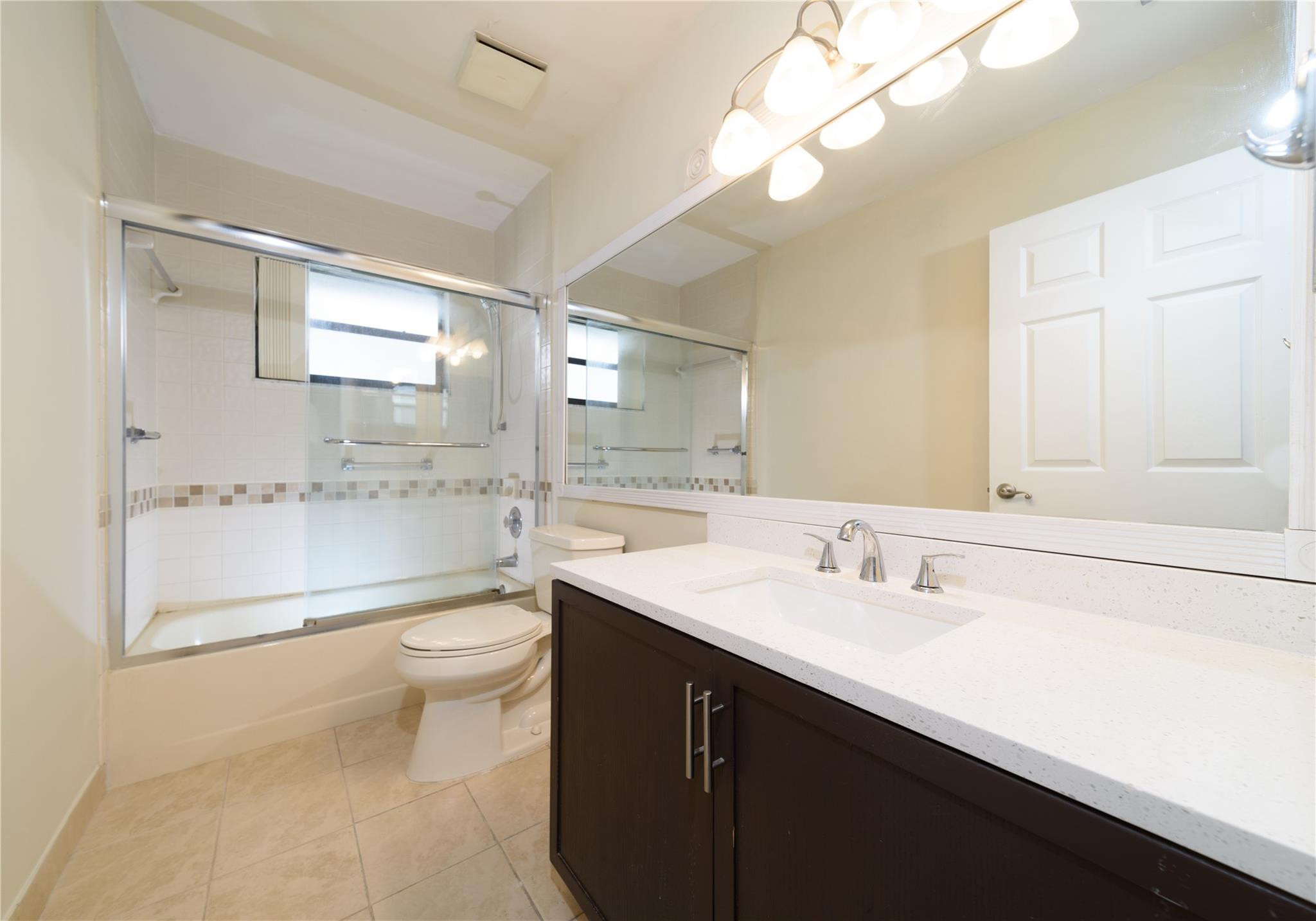 CANARY PALM CLUB - Residential