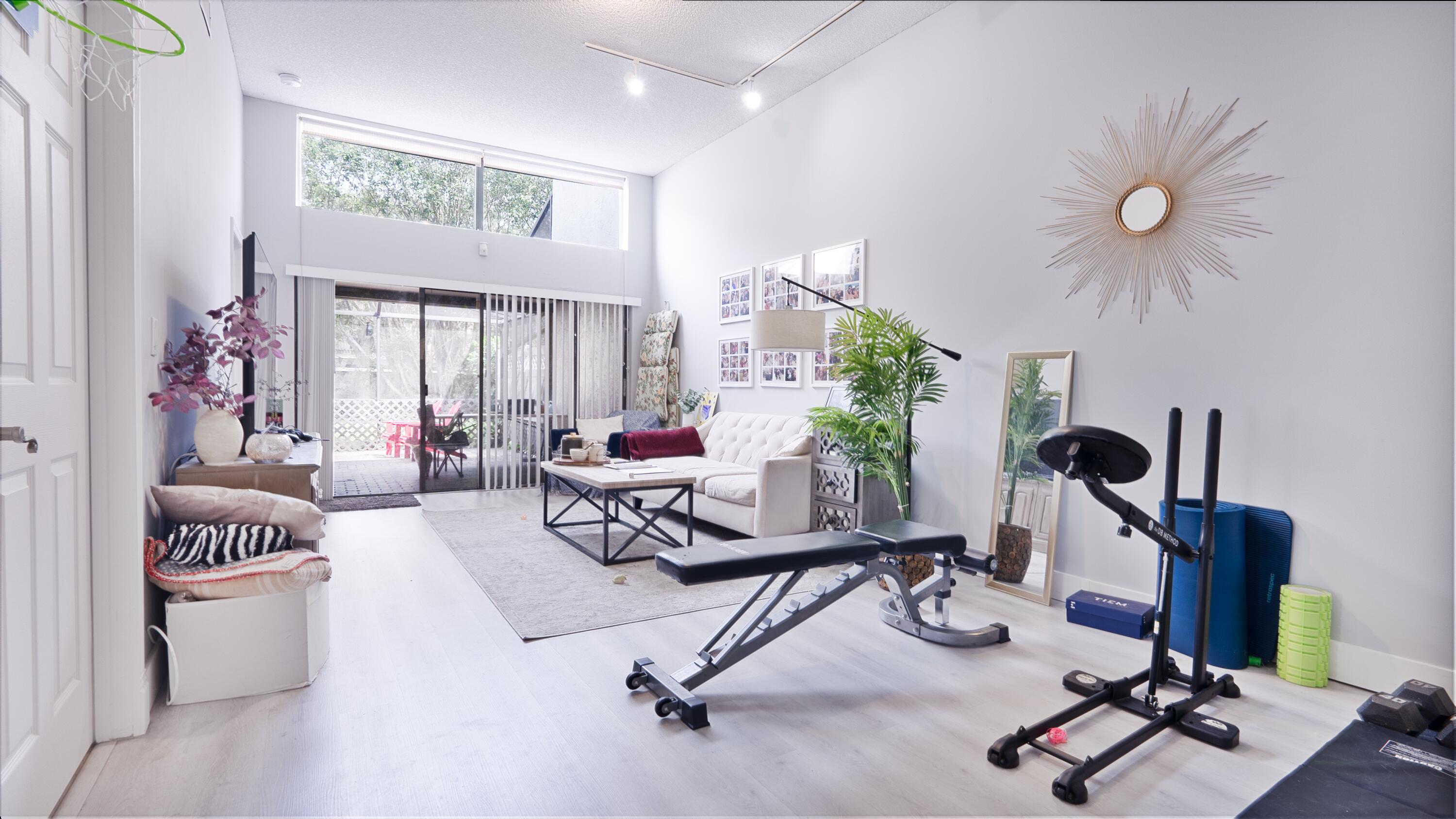 CANARY PALM CLUB - Residential