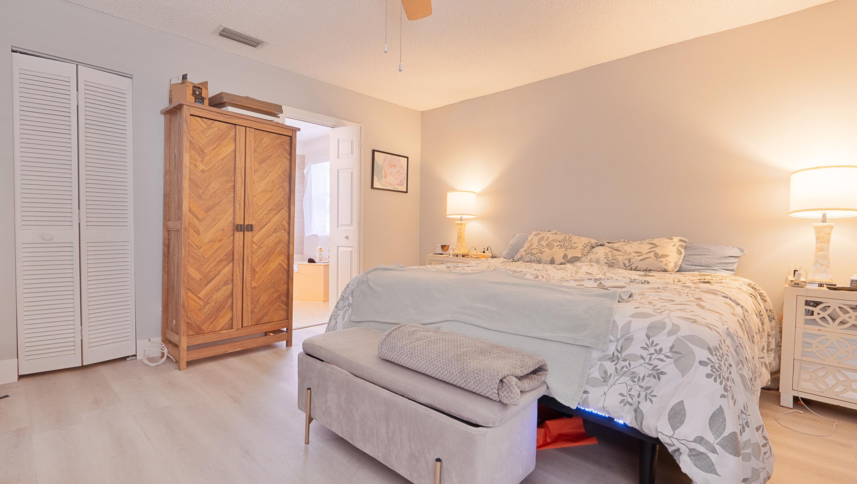CANARY PALM CLUB - Residential