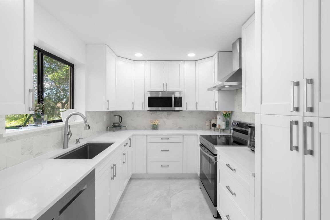 PATIOS OF OAKWOOD CONDO - Residential